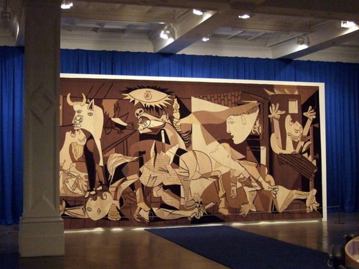 Guernica_at_the_Whitechapel_geograph.org.uk