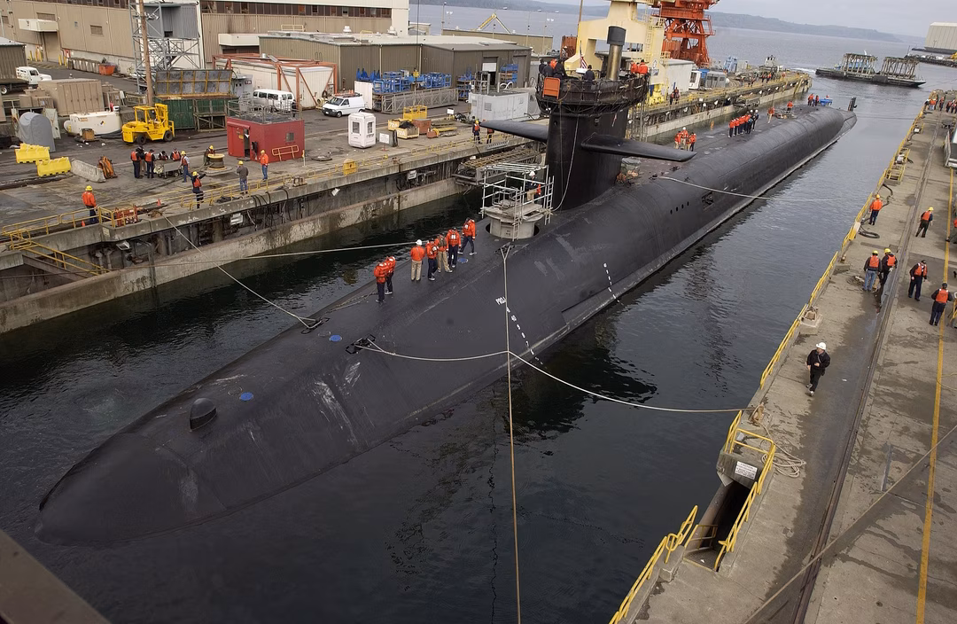 O USS Michigan em doca seca nos Estados Unidos, em novembro de 2002. © Brian Nockell, Marinha dos EUA